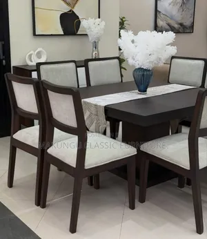 Dinning Table Sets Ya Mbao Ngumu Ina Jumla Ya Viti Nane