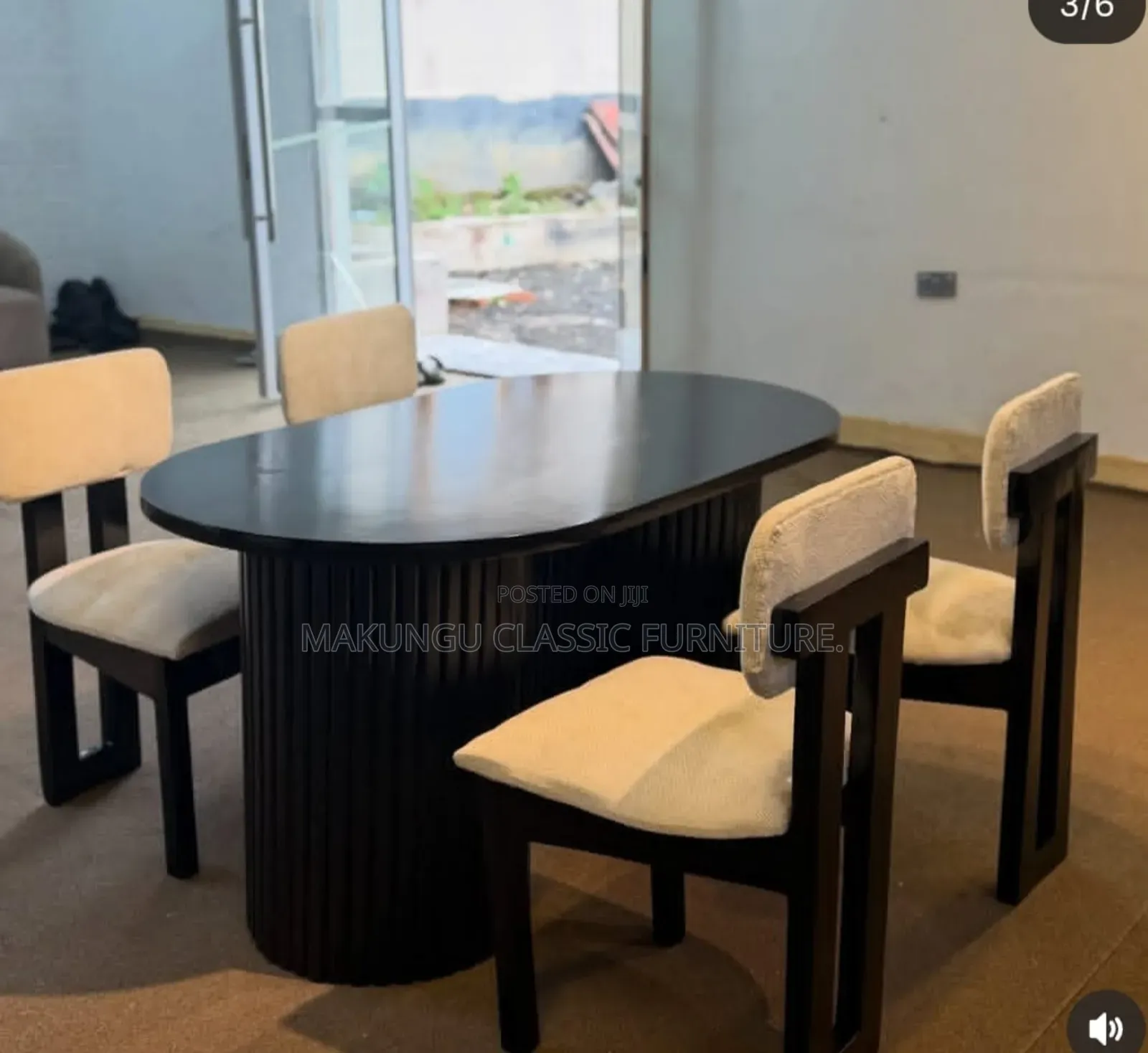 Couple Dinning Table Ya Viti Sita