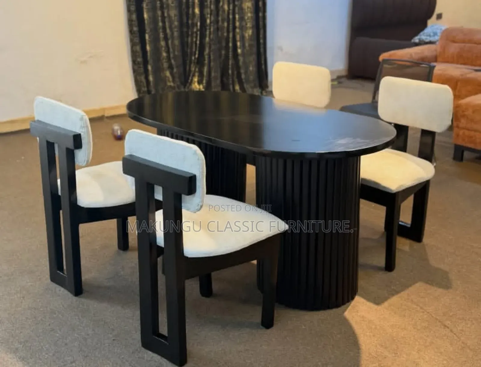 Couple Dinning Table Ya Viti Sita