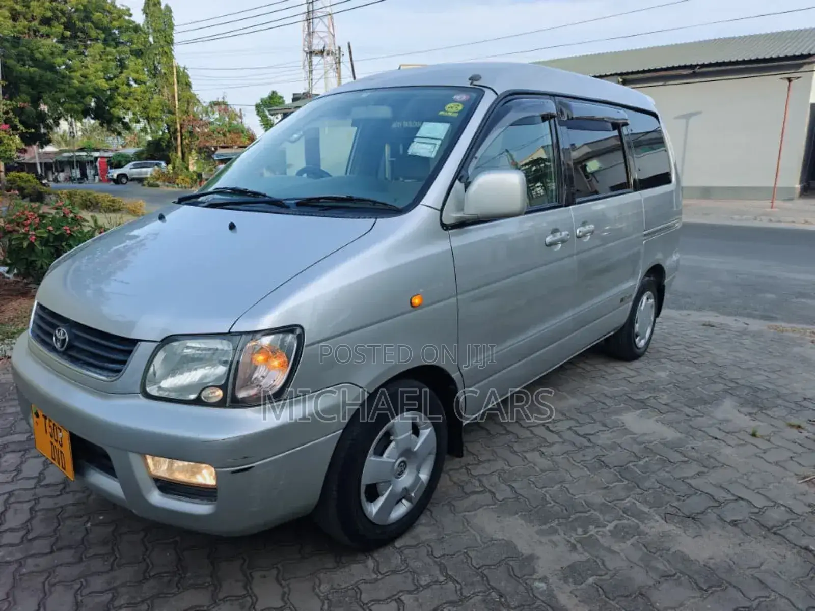 Toyota Noah 2001 Silver