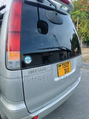 Toyota Noah 2001 Silver
