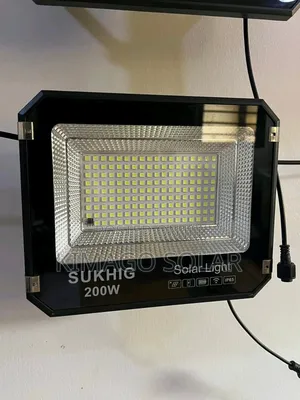 Taa Ya Solar Hii Floodlight 200w Nzuri Sana Mwanga Mkali