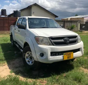 Toyota Hilux 2015 White