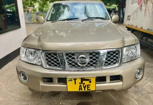 Nissan Patrol 2008 Gold