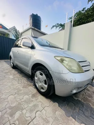 Toyota IST 2005 Silver