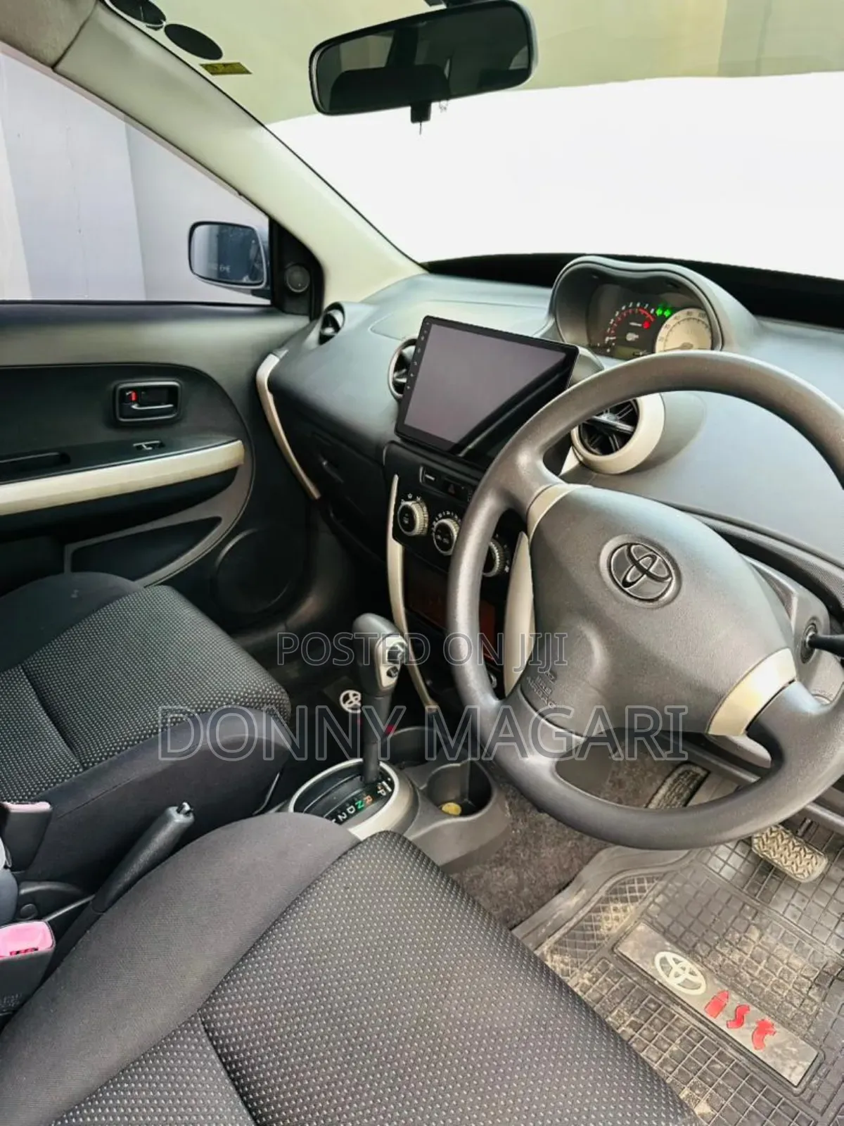 Toyota IST 2005 Silver