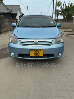 Toyota Raum 2004 Blue