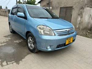 Toyota Raum 2004 Blue