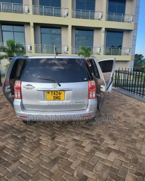 Toyota Raum 2006 Silver