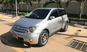 Toyota IST 2005 Silver