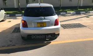 Toyota IST 2005 Silver