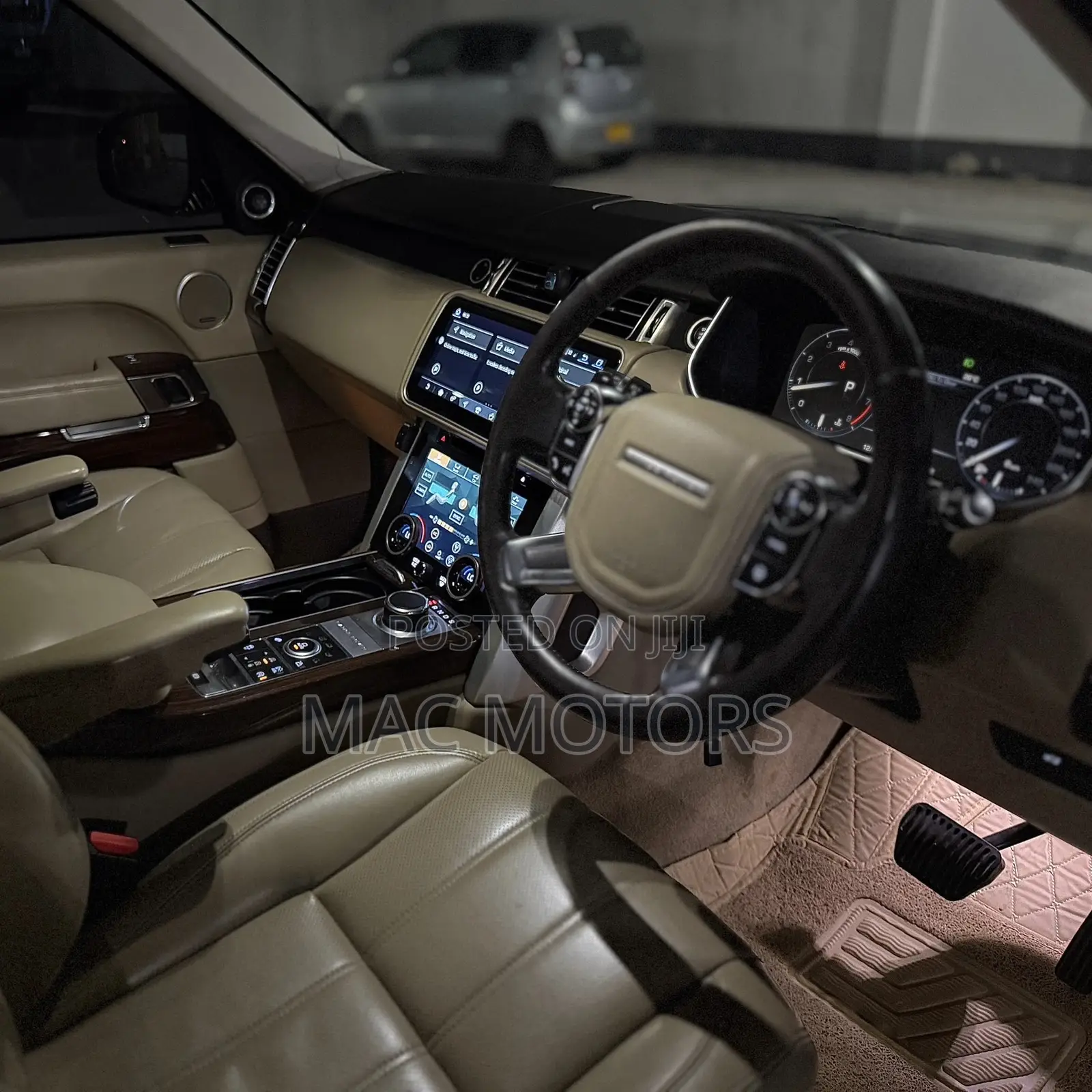 Land Rover Range Rover Vogue 2015 Gold
