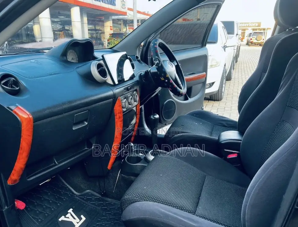 Toyota IST 2003 Black