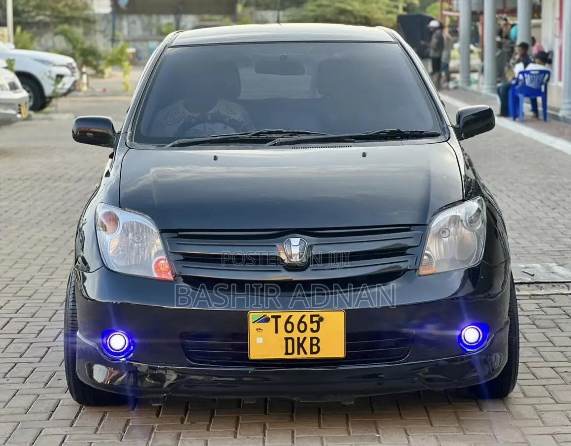 Toyota IST 2003 Black