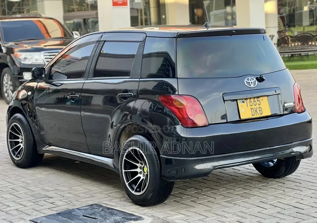Toyota IST 2003 Black