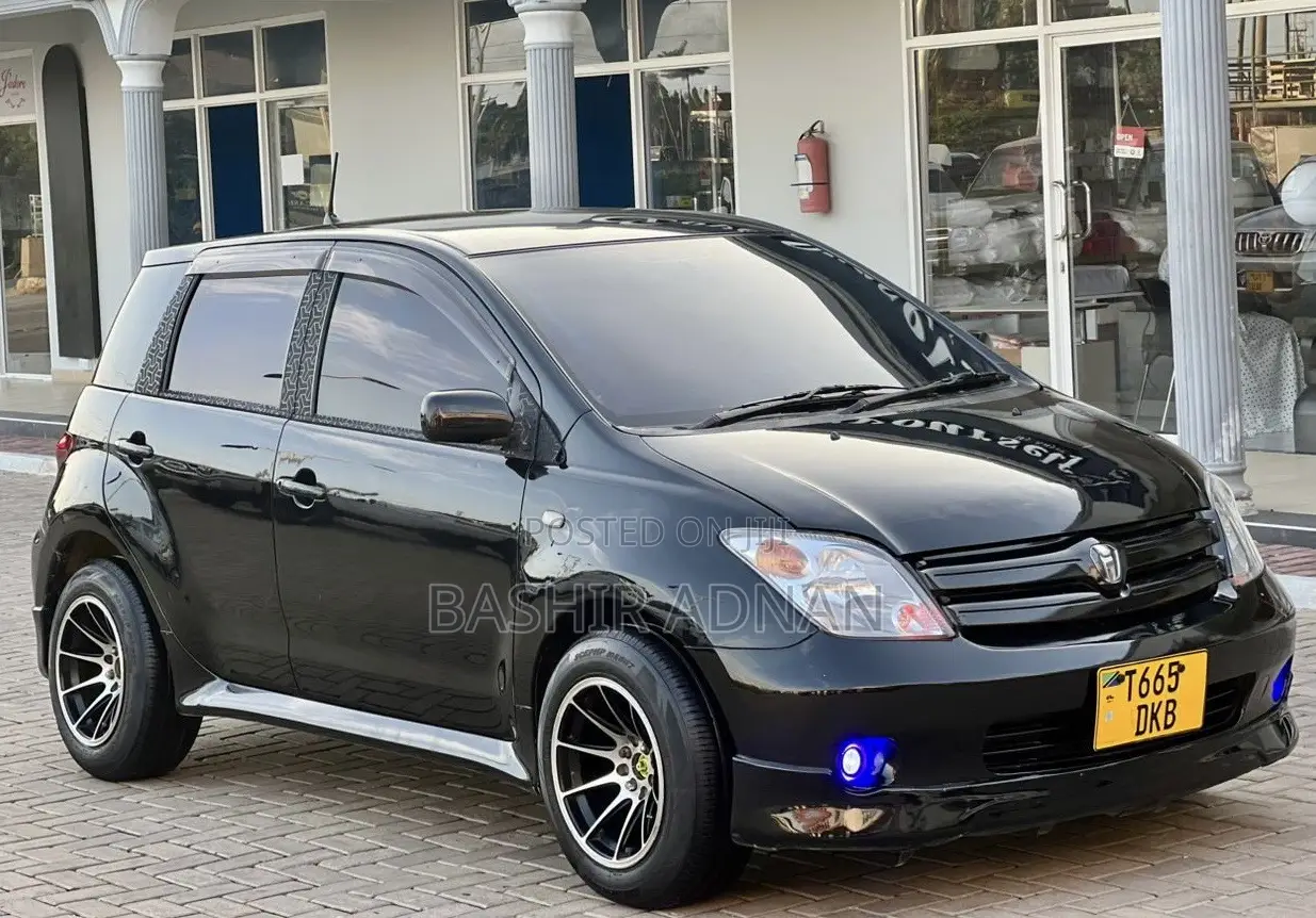 Toyota IST 2003 Black