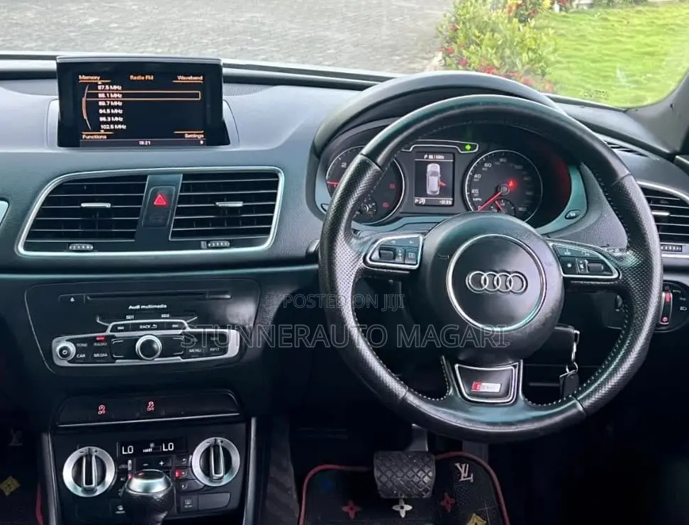 Audi Q3 2013 Silver