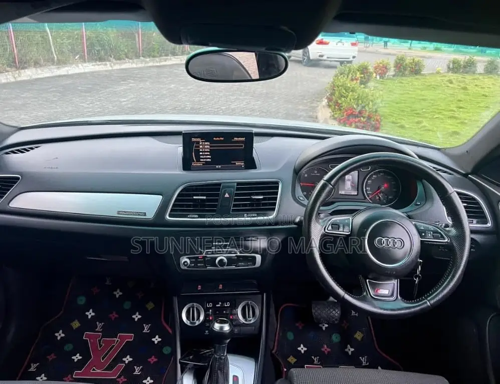 Audi Q3 2013 Silver