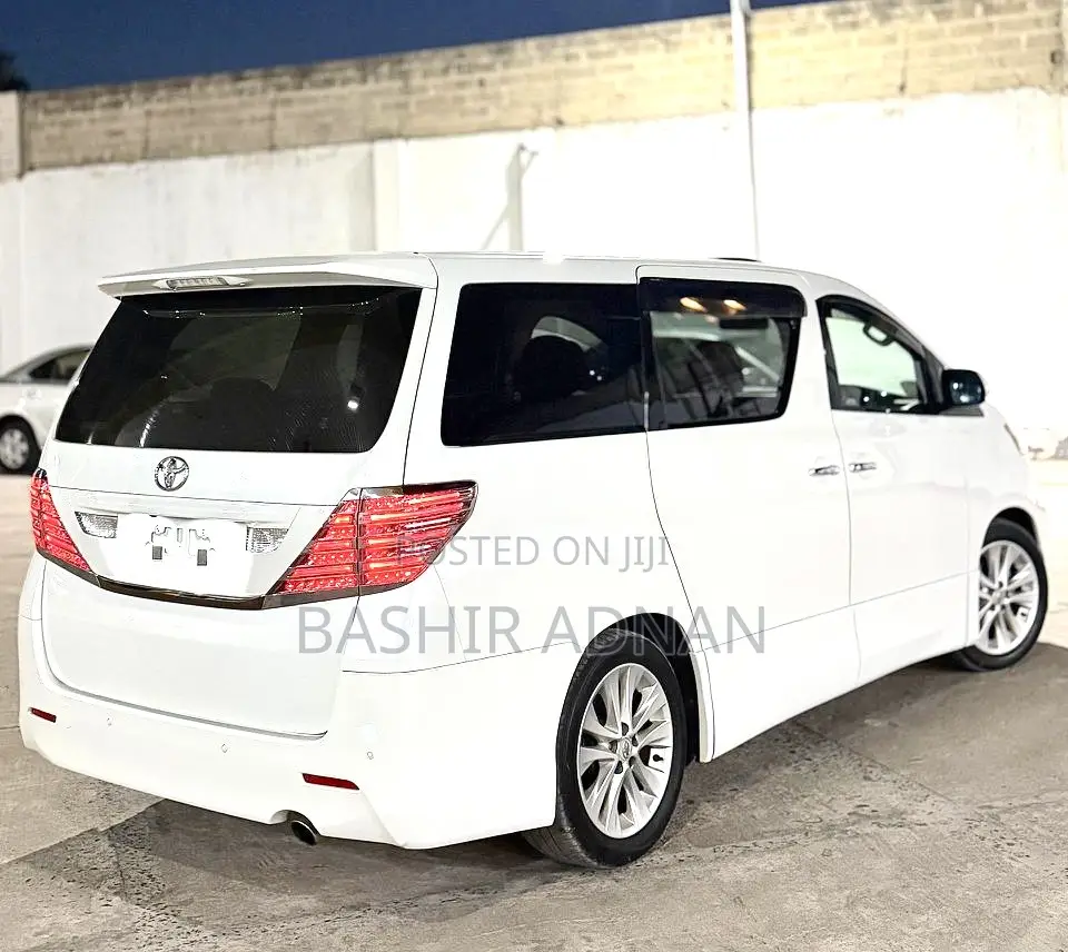 Toyota Vellfire 2010 White