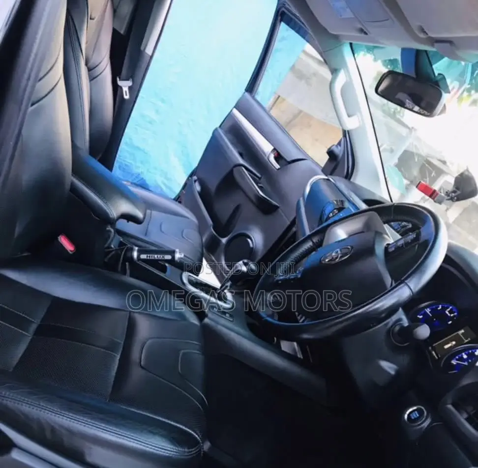 Toyota Hilux 2017 Black
