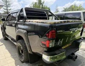 Toyota Hilux 2017 Black