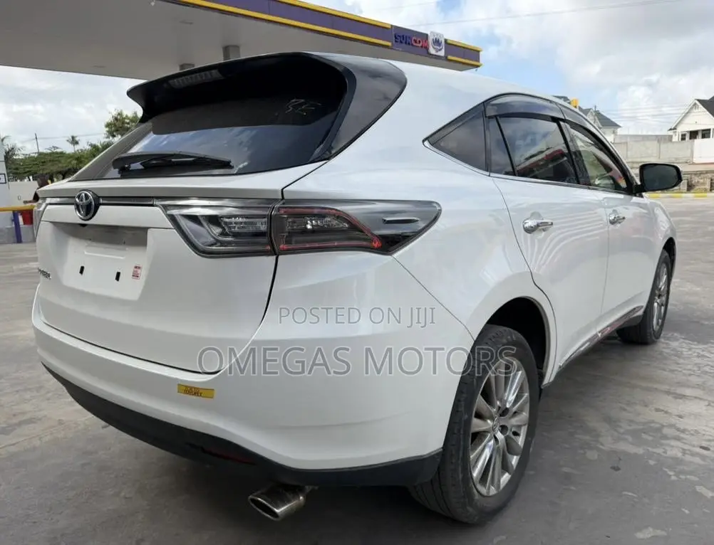 Toyota Harrier 2.0 2015 White