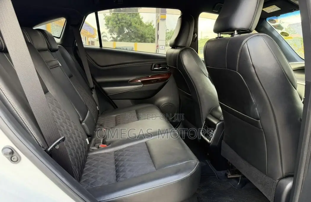 Toyota Harrier 2.0 2015 White