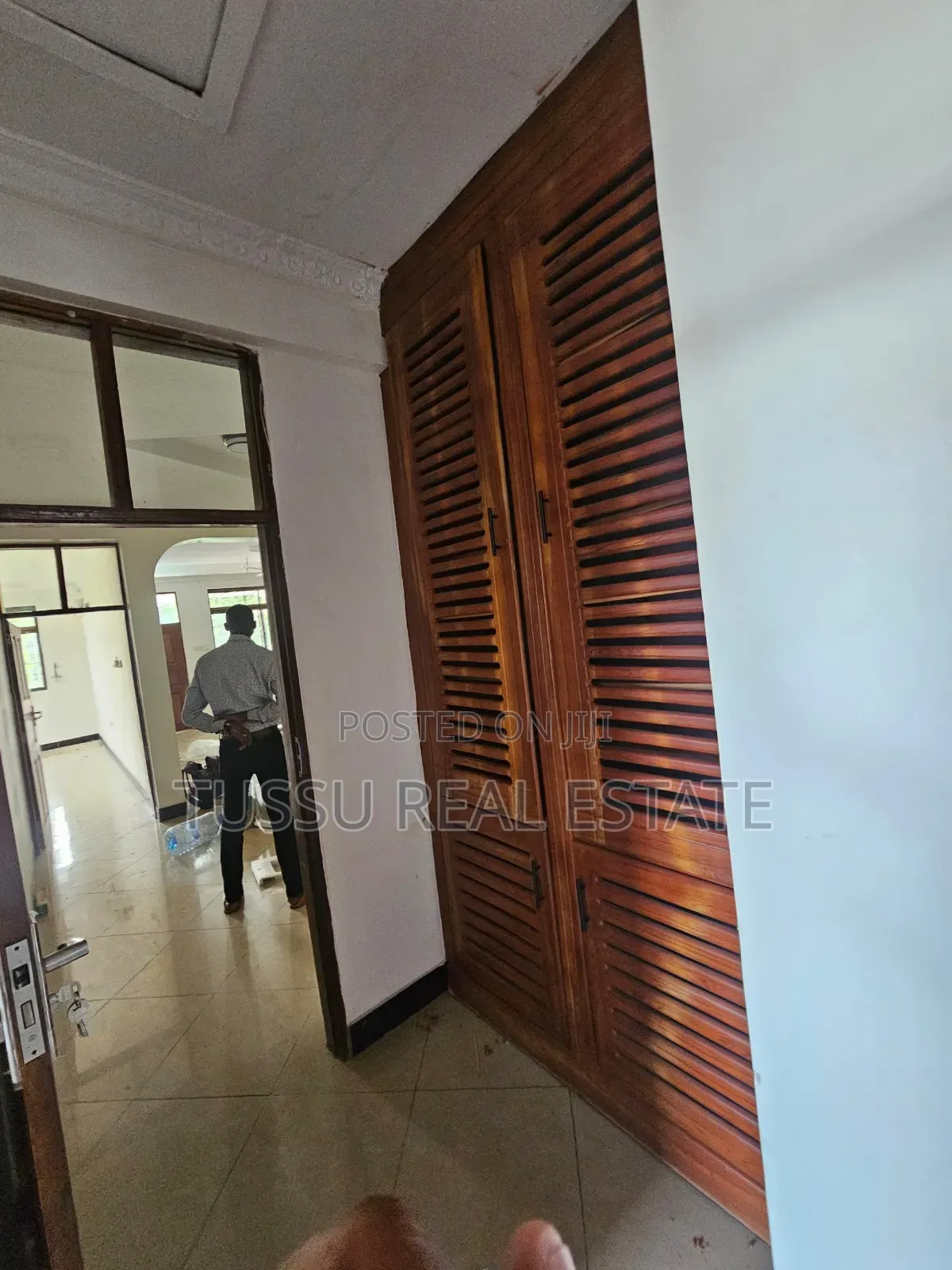 3bdrm Apartment in Mikochen, Mikocheni for rent