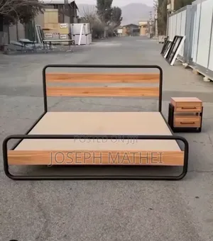 Kitanda Simple Na Bed Side Moja