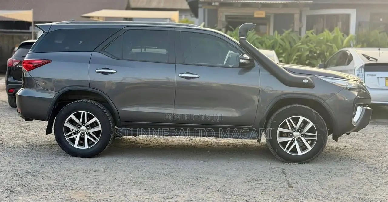 Toyota Fortuner 2018 Gray