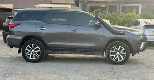 Toyota Fortuner 2018 Gray
