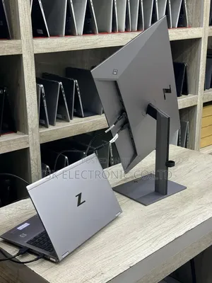 Hp Z27k G3 27" Usb-C Monitor