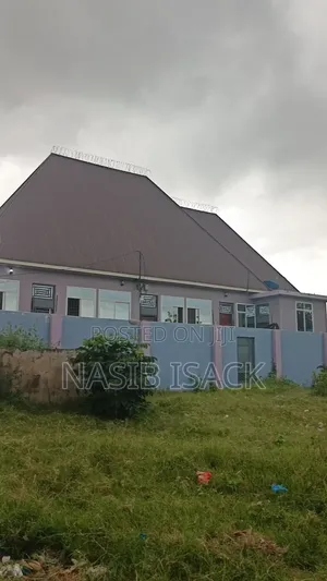 10bdrm House in Mecco for sale
