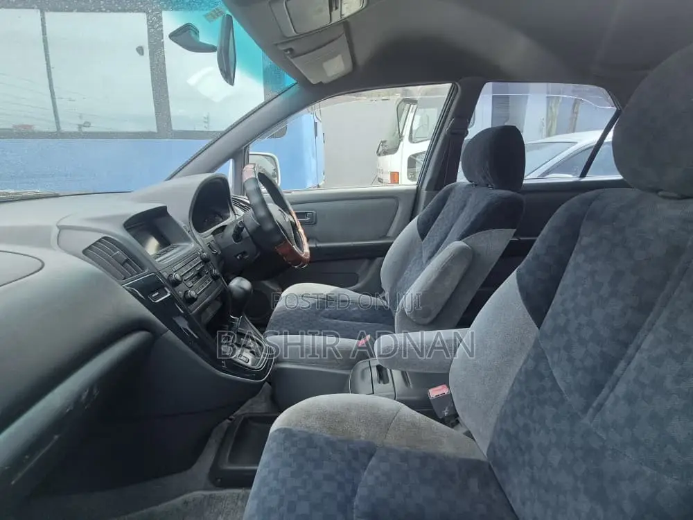 Toyota Harrier 2.2 16V 2000 White