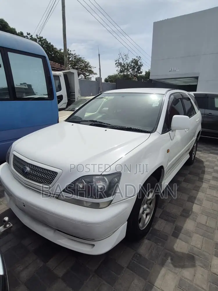 Toyota Harrier 2.2 16V 2000 White