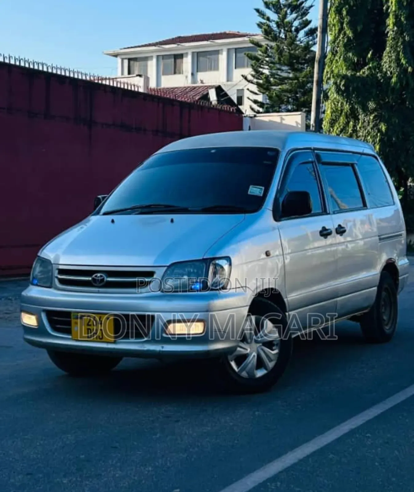 Toyota Noah 2.0 AWD (8 Seater) 2005 Silver