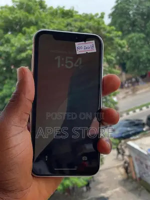 Apple iPhone XR 64 GB White