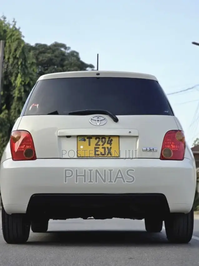 Toyota IST 2006 White