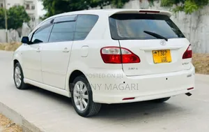 Toyota Ipsum 2005 White