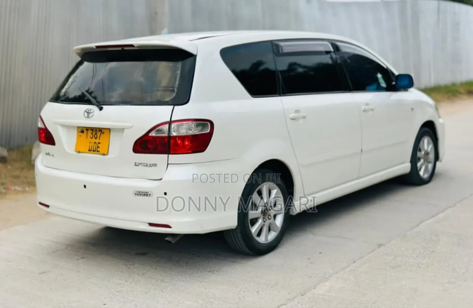 Toyota Ipsum 2005 White