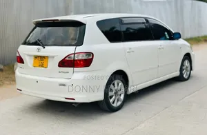 Toyota Ipsum 2005 White