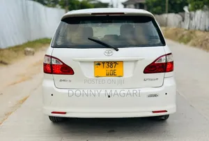 Toyota Ipsum 2005 White