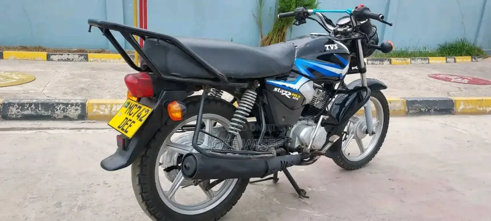 TVS HLX 125 2025 Black