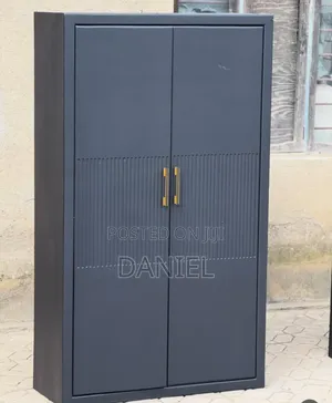 Kabati La Nguo Milango Mi Wili Rangi Nyeusi