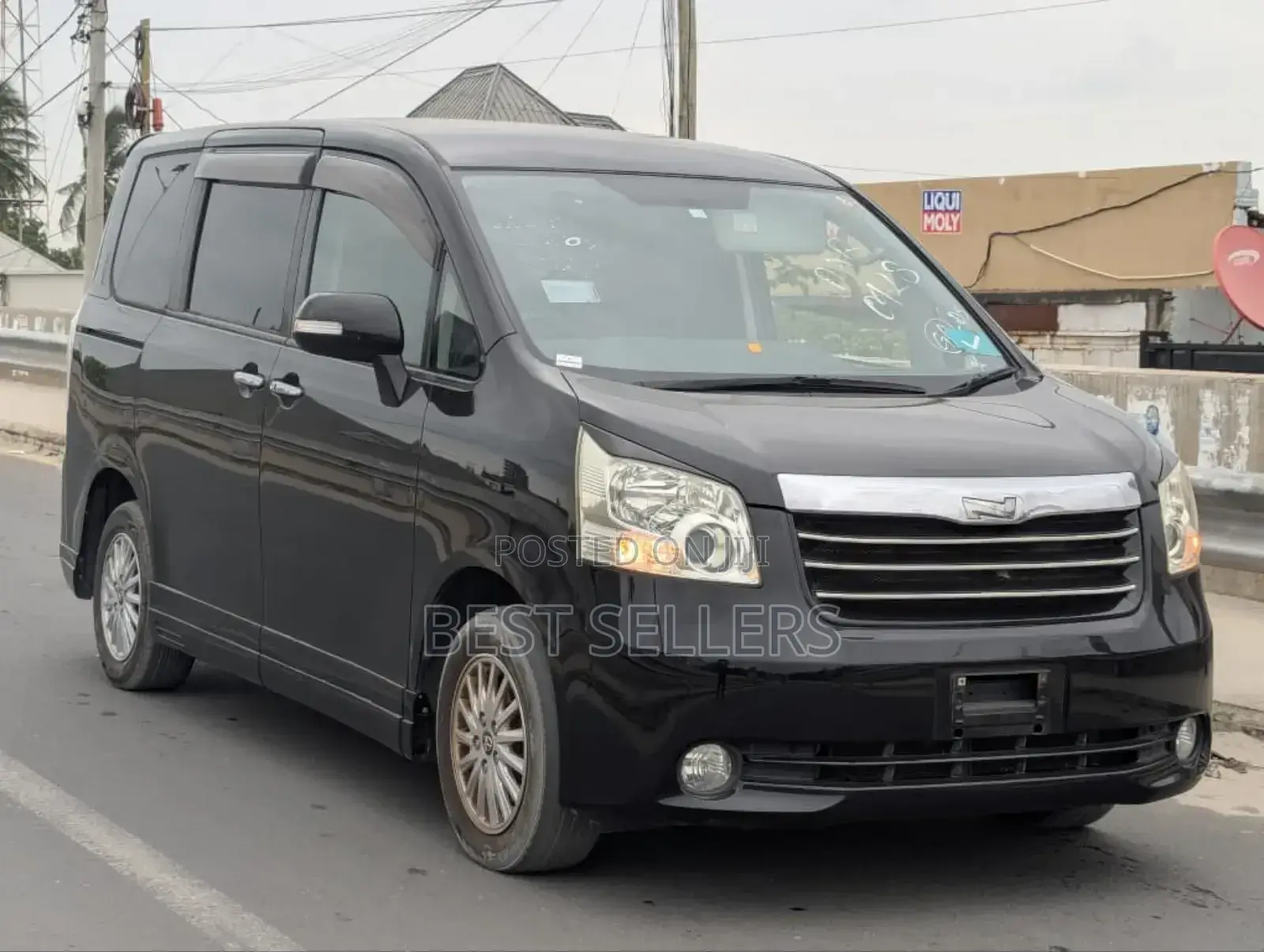 Toyota Noah 2.0 158hp AWD (8 Seater) 2008 Black