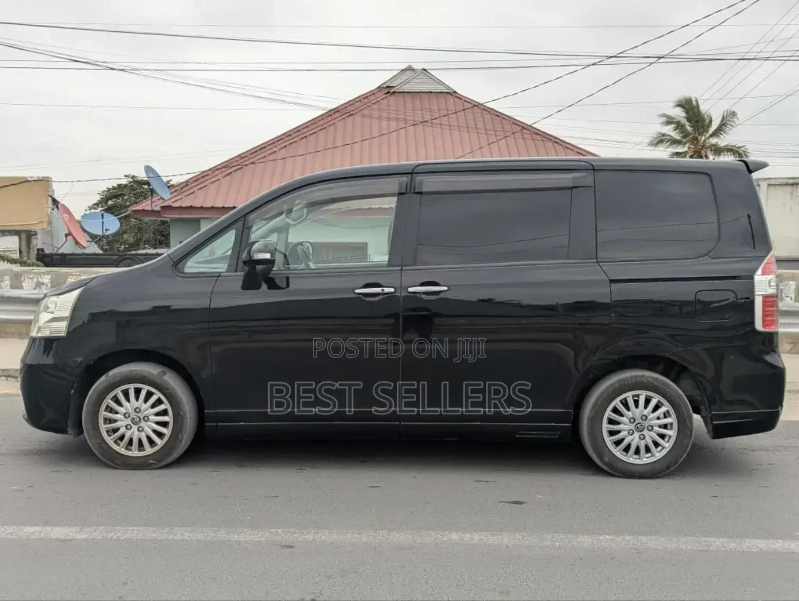 Toyota Noah 2.0 158hp AWD (8 Seater) 2008 Black
