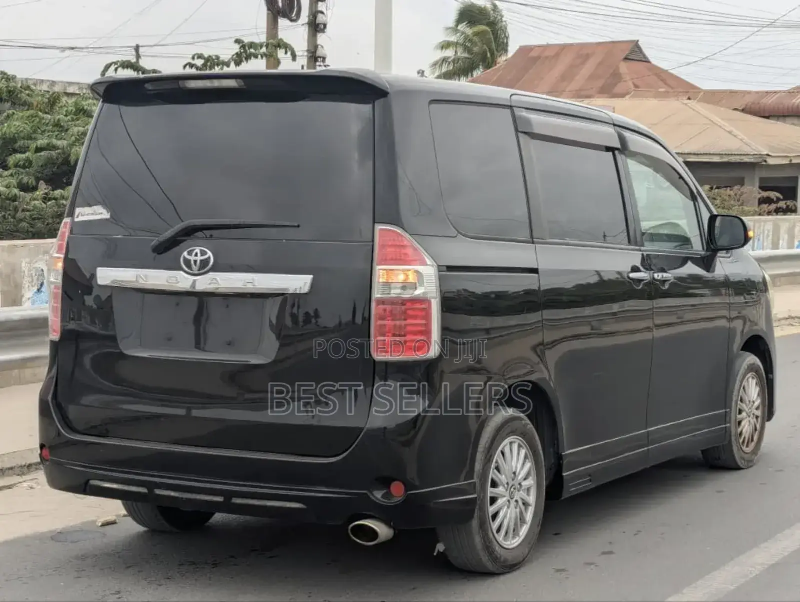 Toyota Noah 2.0 158hp AWD (8 Seater) 2008 Black