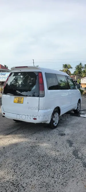 Toyota Noah 2001 White