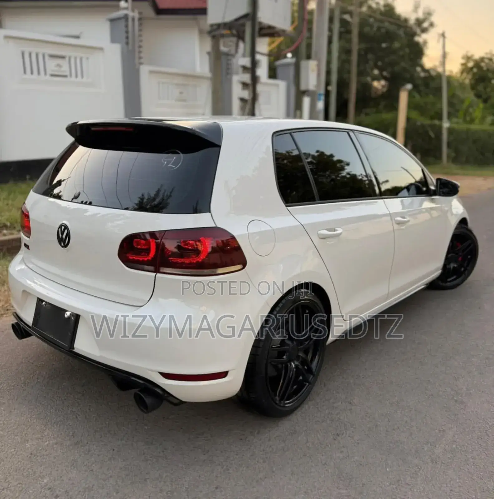 Volkswagen Polo 2011 Ivory