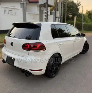 Volkswagen Polo 2011 Ivory